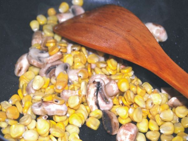 粟米磨菇烩豆腐