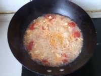 西红柿鸡蛋炝锅面的做法