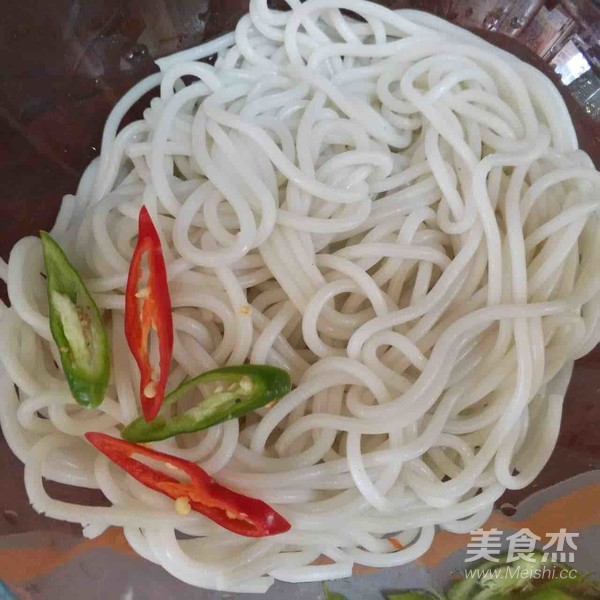 猪肉炒米粉的做法