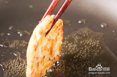 12个月宝宝零食---三文鱼莴苣煎饼