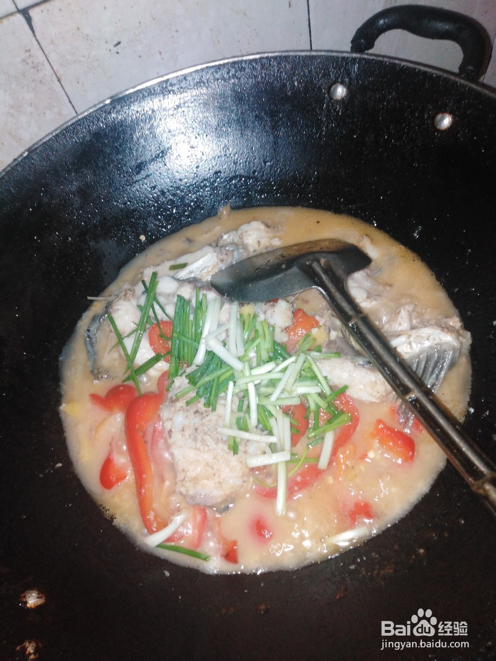 草鱼煮苹果椒的做法