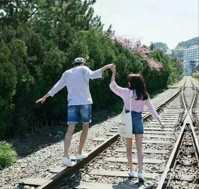 有一种感情比情人还亲密，就想要一辈子呵护着