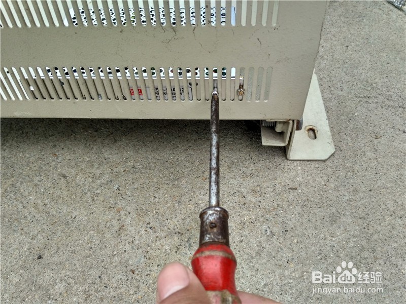 机箱里开关电源的正确安装方法