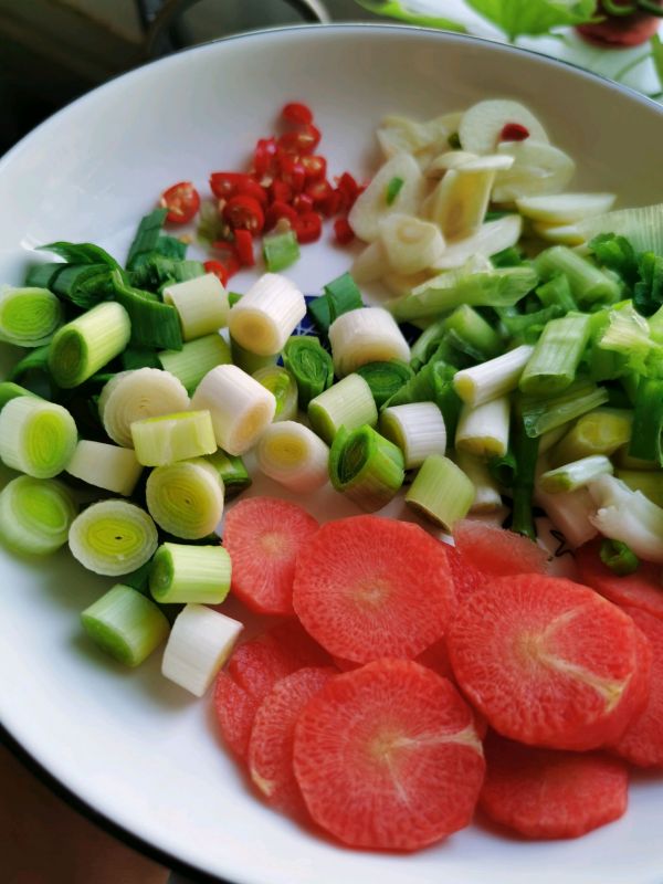 番茄浓汤烩金针菇