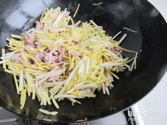 如何做韭黄炒肉末