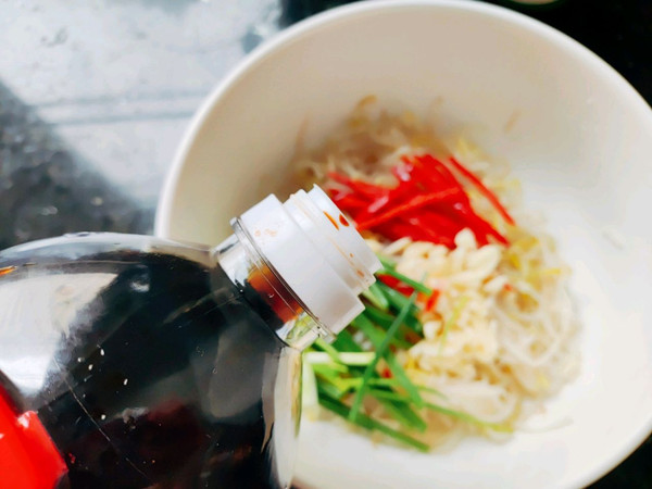 酸酸甜甜脆爽绿豆芽