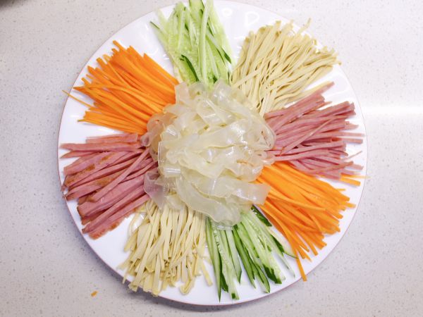 东北五彩大拉皮