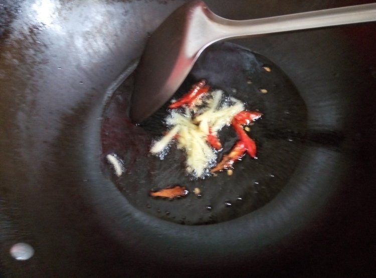 爱吃肉的你一定喜欢的蒜薹牛肉!