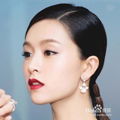 今年要如何搭配才能让自己更加时尚？