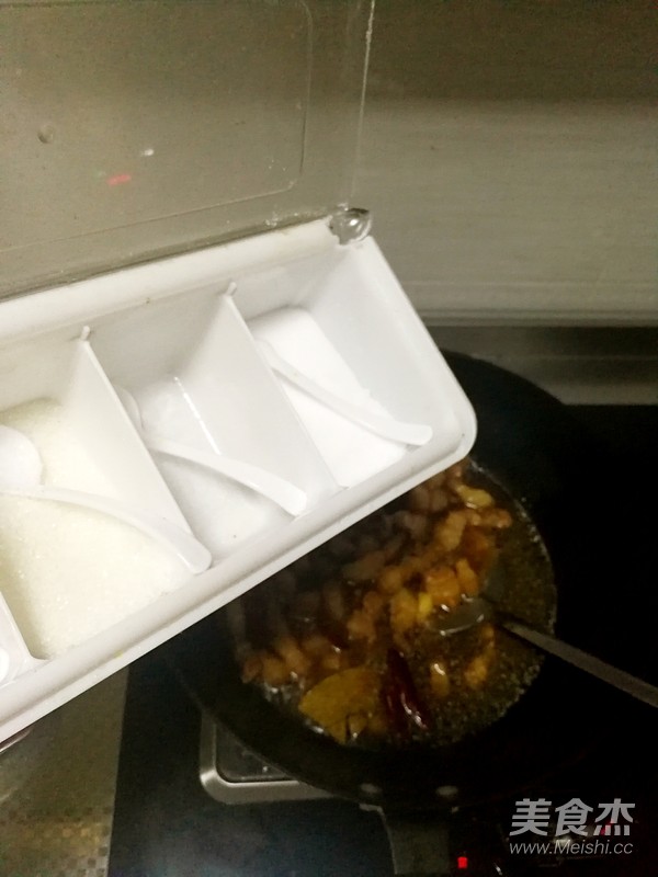 芋子红烧肉的做法