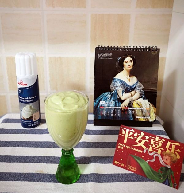 鳄梨香蕉奶油奶昔