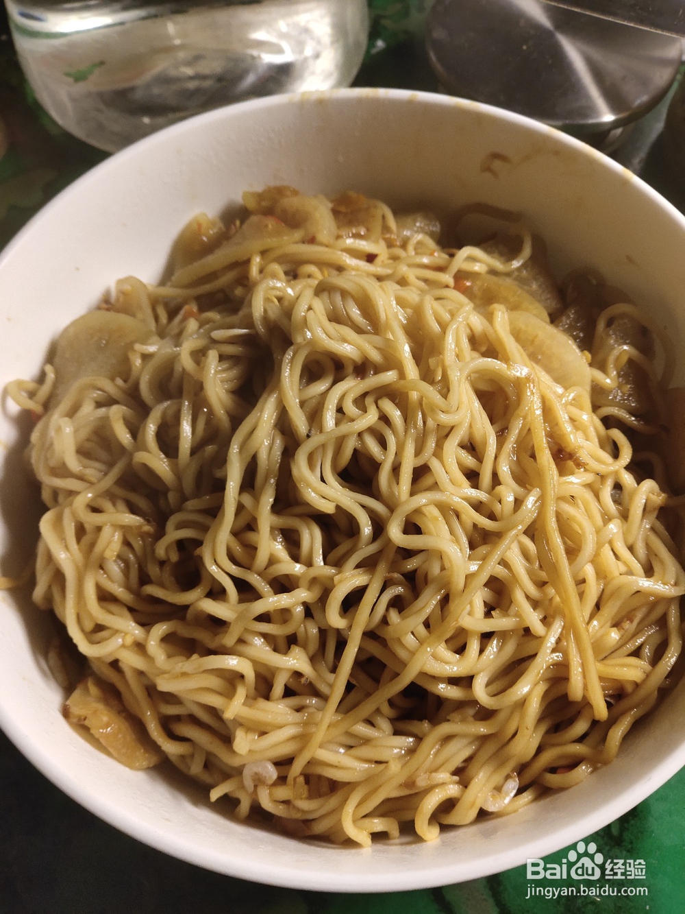 萝卜虾皮炒鸡蛋面