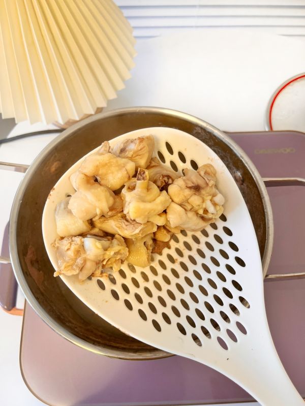 虫草鸡腿玉米汤