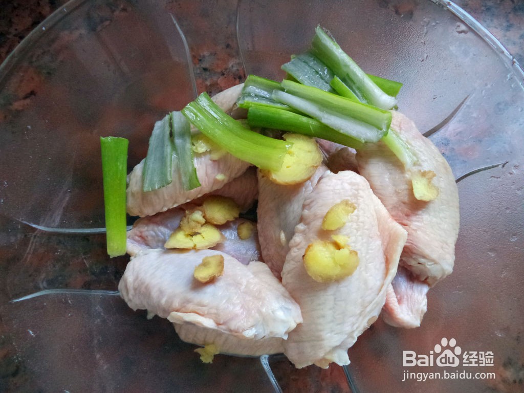 如何做出香草烤鸡翅?