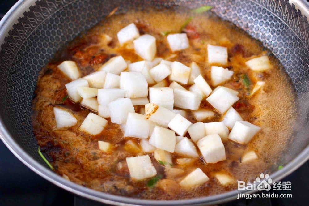 怎么做萝卜双椒啤酒炖鸭