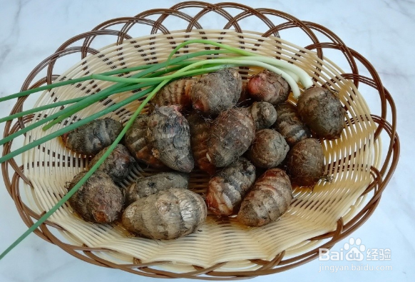 牛肉酱蒸芋头的家常做法