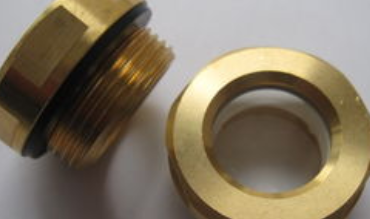 为什么使用油镜时要加一滴香柏油