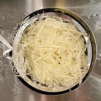 如何制作美味的清炒土豆丝？