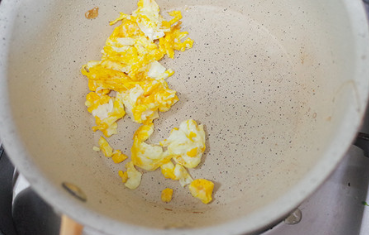 三文鱼炒饭的做法