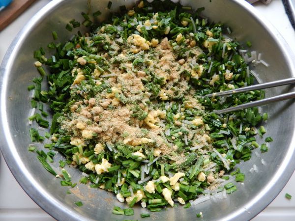 韭菜鸡蛋生煎包