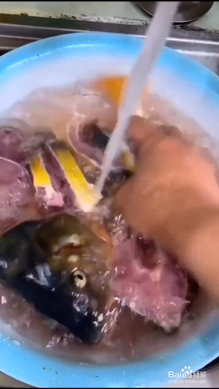 如何制作好吃的红烧鲤鱼