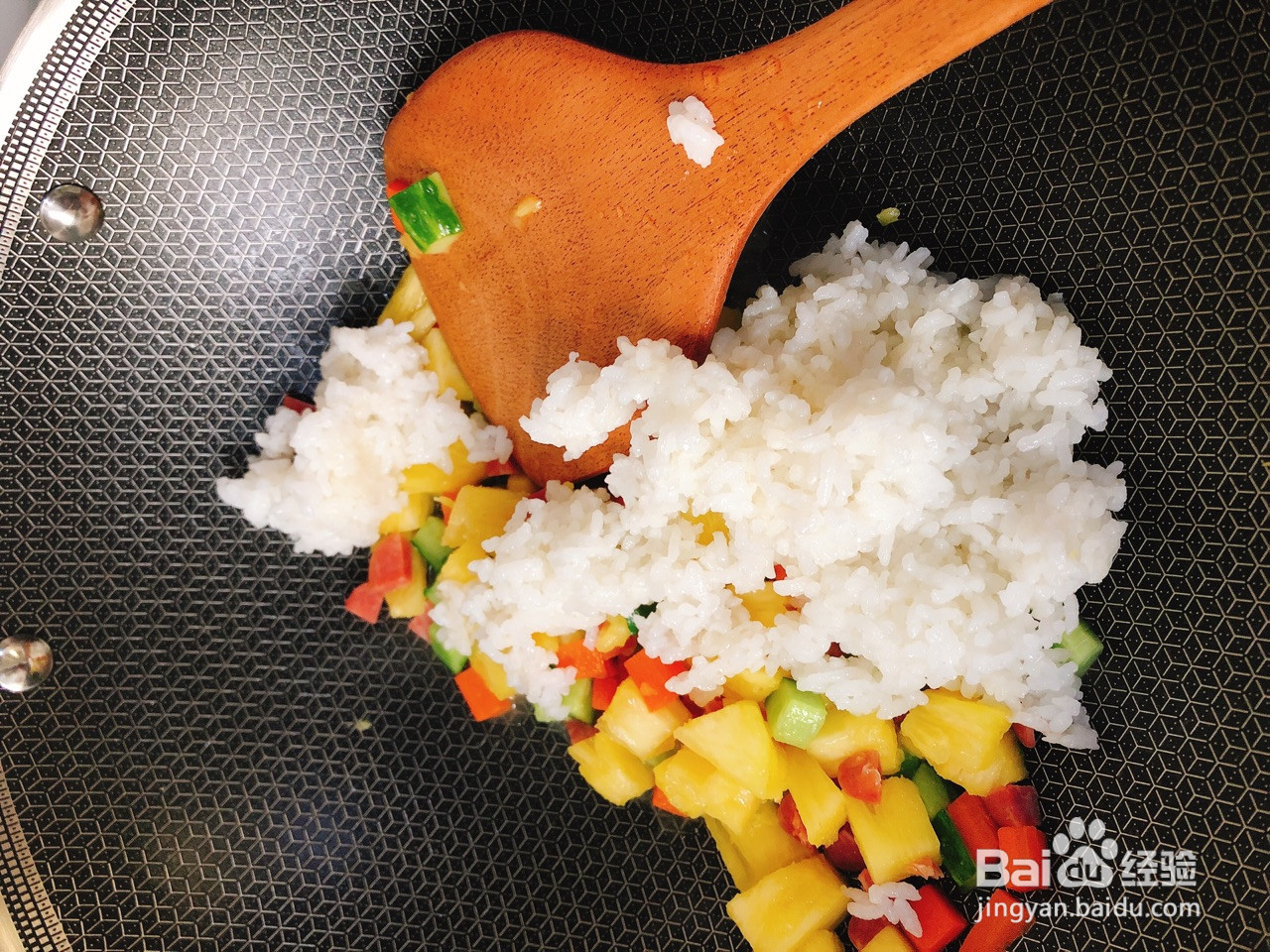 菠萝炒饭的做法