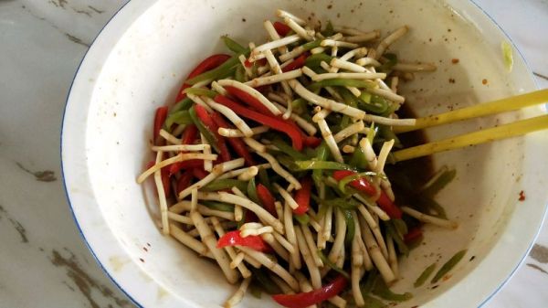青笋丝拌折耳根