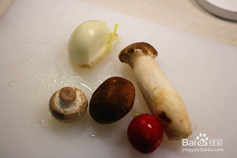 家常做法的纸包菌菇烤三文鱼