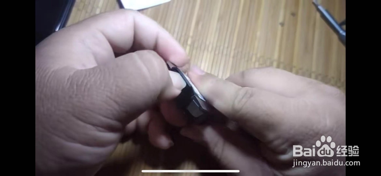 领克车钥匙电池怎么更换