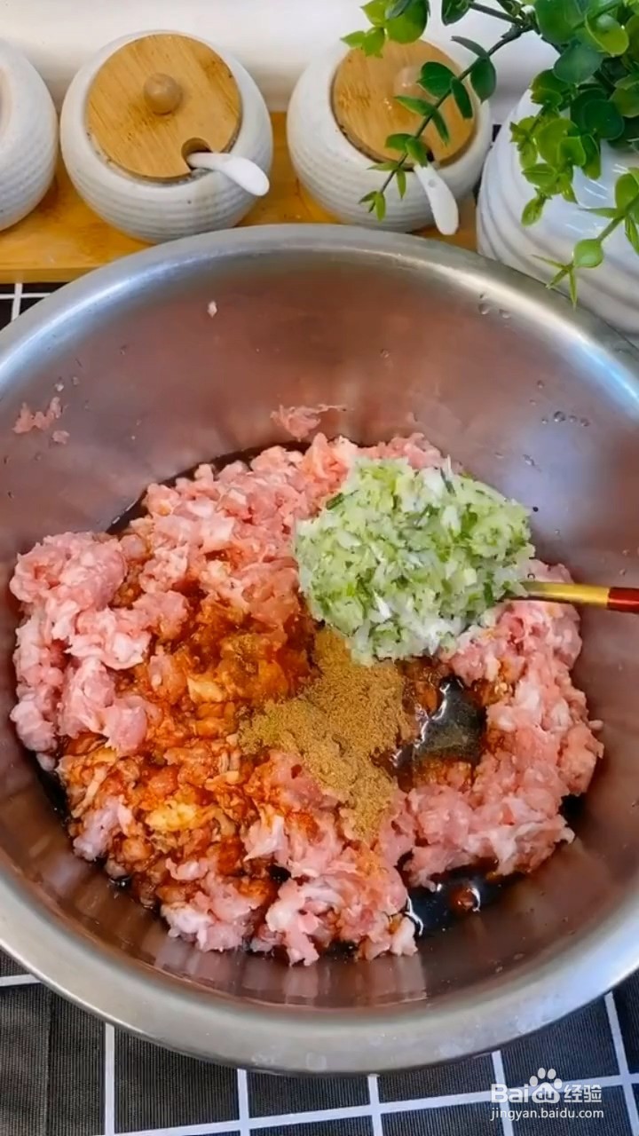 如何制作东北鲜肉包子？