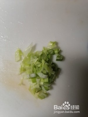 如何做酱爆鸡丁