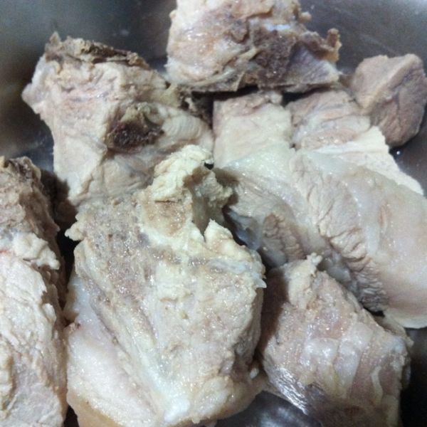 排骨五花肉排骨闷面
