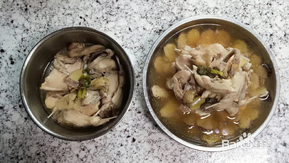 家常做法的松茸排骨鹌鹑