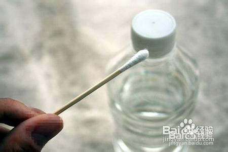 新生宝宝的脐带应怎样护理
