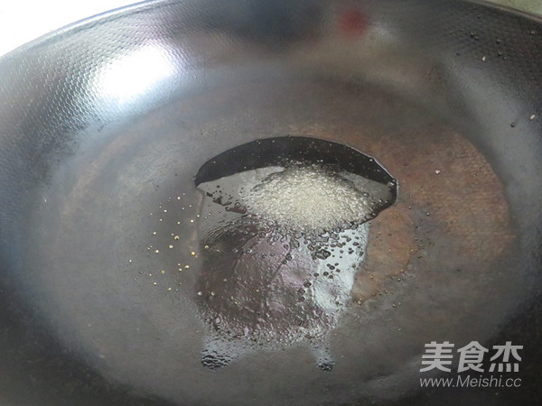 砂锅炖鸡翅根