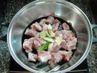 如何在家就能做一份糖醋排骨呢