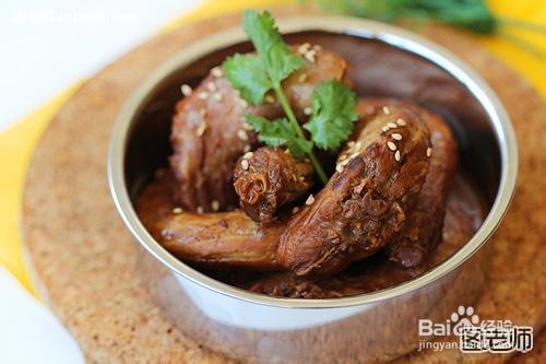 卤菜香辣开胃的绝味鸡脖做法大全