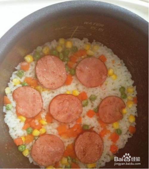 火腿杂蔬煲仔饭的做法