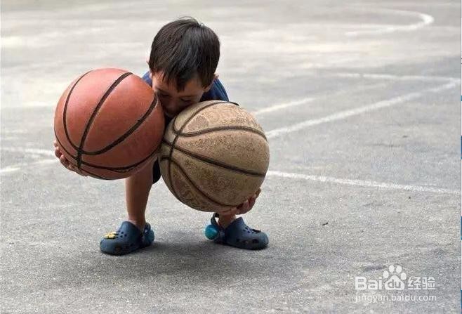 小朋友参加篮球培训都有哪些好处？小编来揭秘