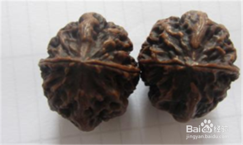 怎么分辨机刷药泡文玩核桃