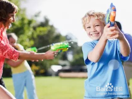 夏天，如何教会孩子玩水？