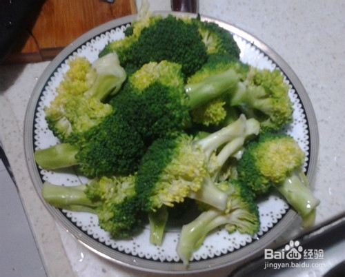 家常菜：西兰花炒肉片