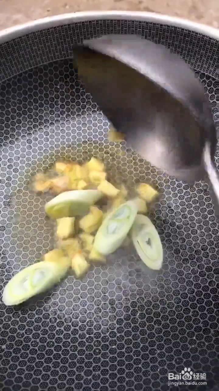 如何在家自制排骨烧豆角