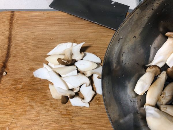 黑椒牛肉杏鲍菇