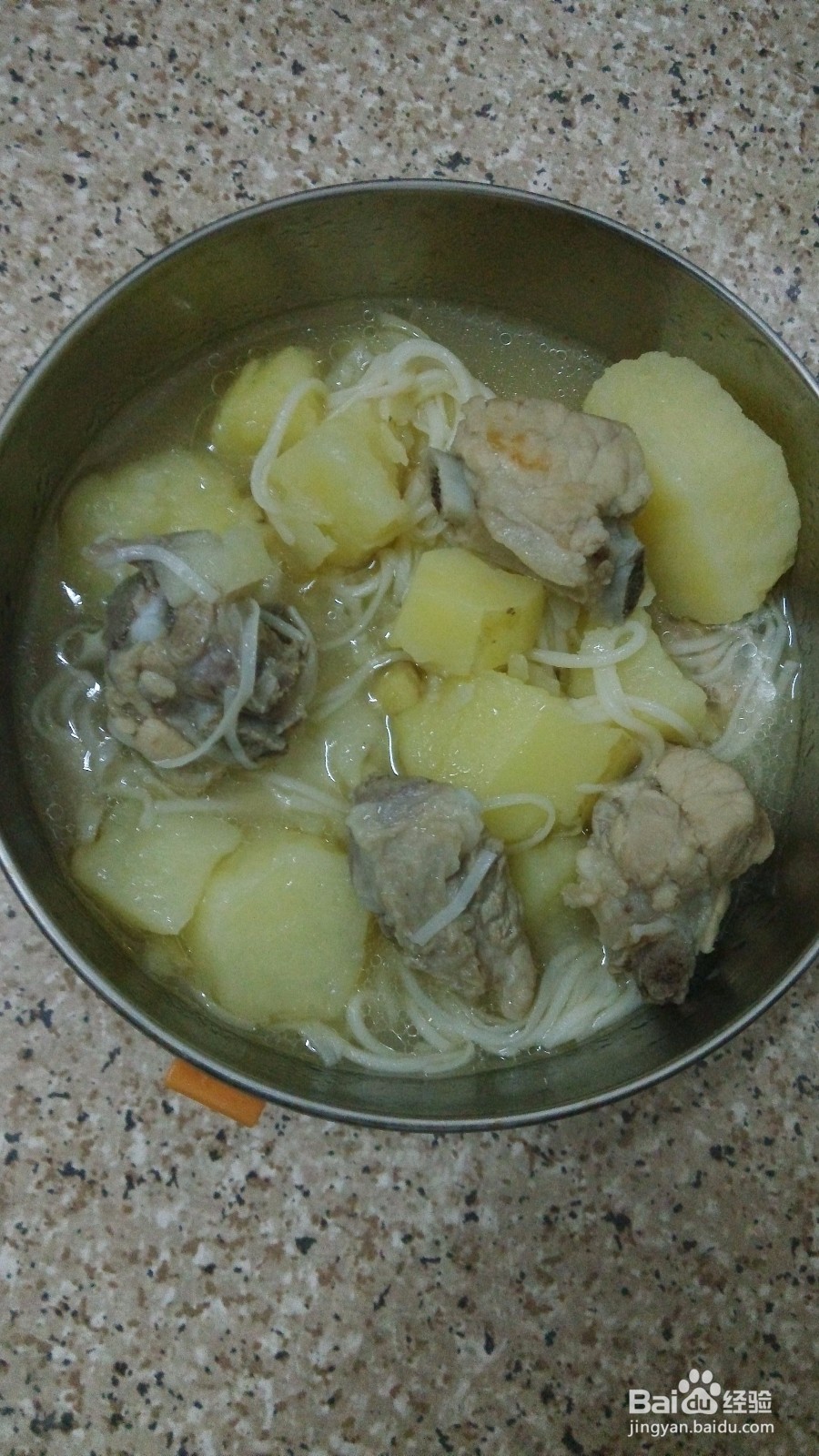 <b>土豆炖排骨-家常菜</b>