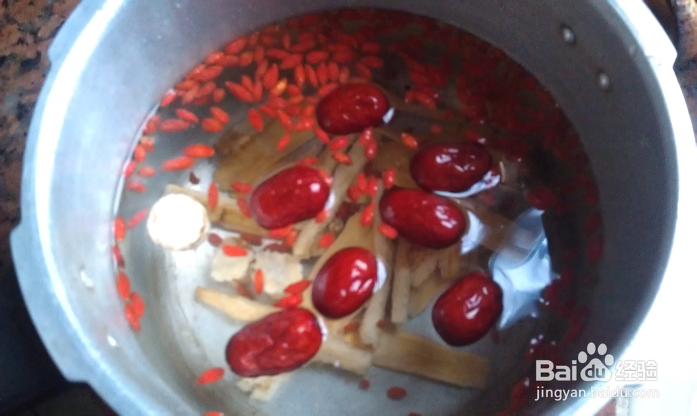 药膳汤水美容强身--黄芪当归羊肉汤