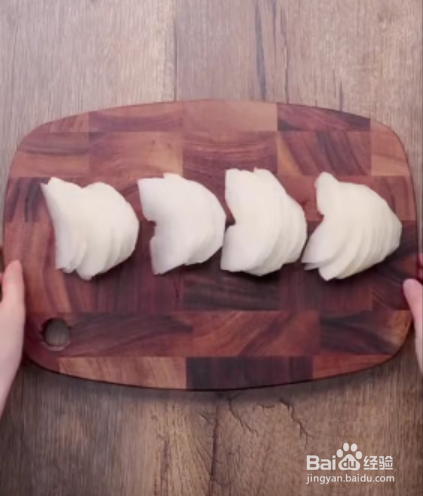 如何制作玫瑰花红酒雪梨