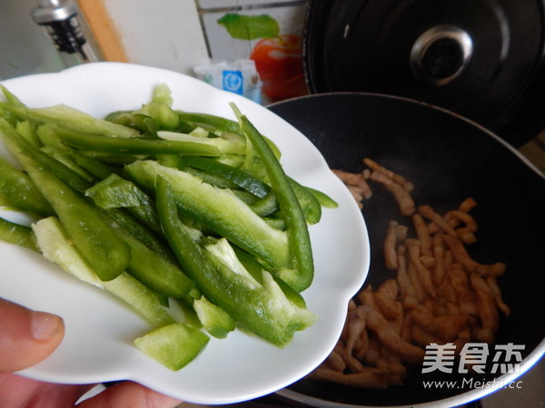 青椒杏鲍菇炒肉丝