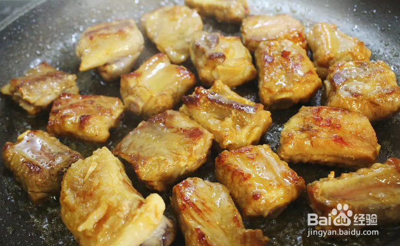 排骨焖饭怎么做？