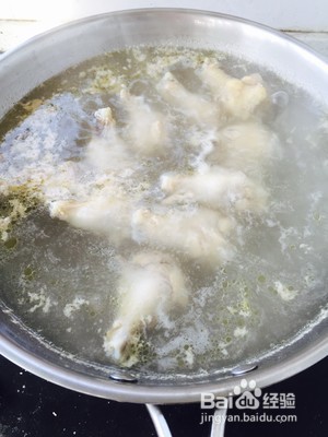 正宗红烧鸡翅的做法